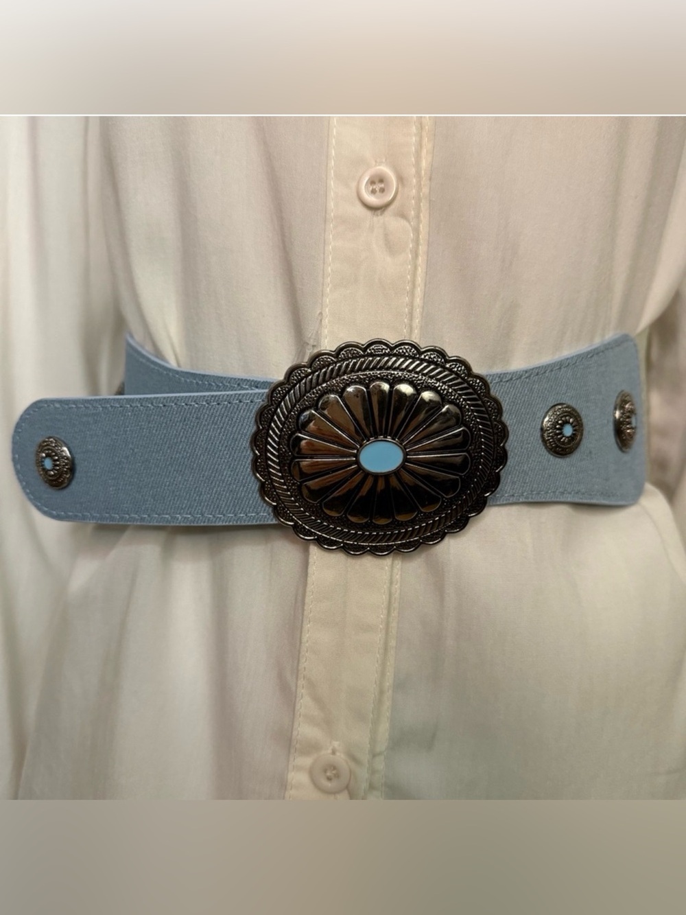 Light blue PU leather silver tone concho style buckle elastic waistband belt